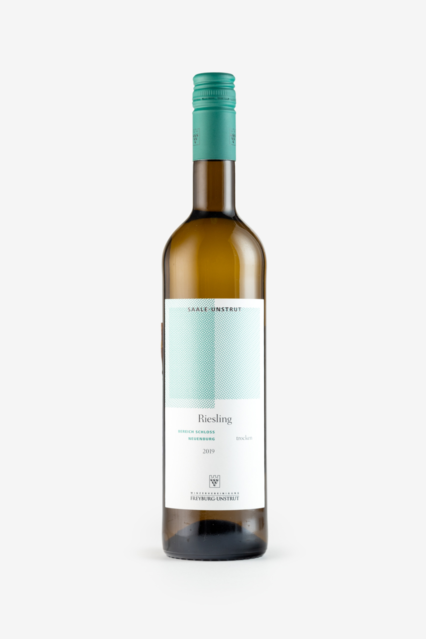Вино Винцерферайнигунг Рислинг Шлосс Нойнбург, DQW, белое, сухое, 0.75л